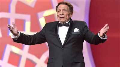 بلد شهادات صحيح وإحنا في زمن المسخ .. أشهر جمل الزعيم عادل إمام 