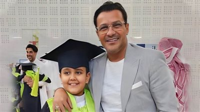 بالصور .. محمد رجب يحتفل مع نجله بتخرجه من المرحلة الابتدائية بالسعودية