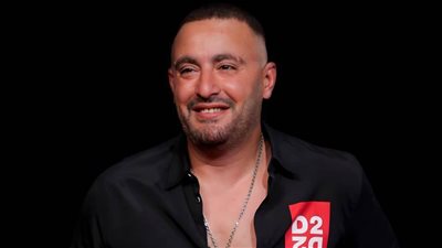 أحمد السقا دكتور يعيش معاناة بسبب ابنته وحياته الفقيرة ضمن أحداث مسلسل الجولة الأخيرة