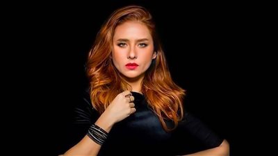 نيللي كريم فلاحة اسمها فاتن وتقف أمام عمدة قريتها لمنع الغش في الامتحانات بفيلم برشامة