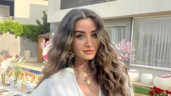 هنا الزاهد