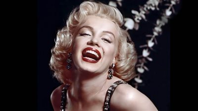 ذكرى مارلين مونرو .. ولدت لأب مجهول وحاولت أمها أن تقتلها وعاشت في دار أيتام 