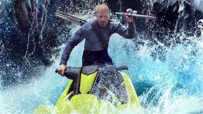 فيلم The meg 2 لـ جيسون ستاثام يقترب من 150 مليون دولار إيرادات في 6 أيام عرض