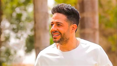 حماقي ينضم لقائمة Top 10 علي يوتيوب بأغنية مش كفاية فراق