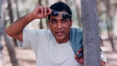 كان عاوز يبقي مطرب .. أمنية أحمد زكي التي لم يحققها بعيداً عن التمثيل