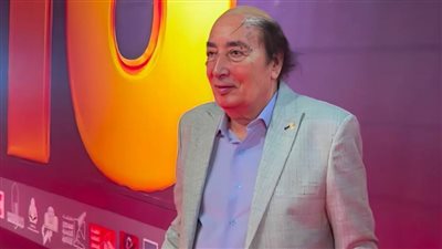 زوج ابنة عبدالله مشرف : يستخدم العكاز بسبب مشكلة في الركبة وأنباء اعتزاله شائعات