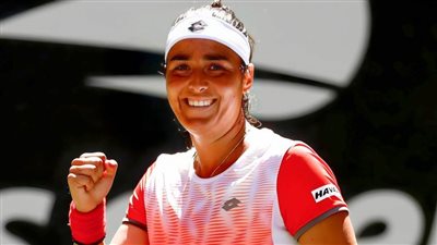 احترفت بسبب والدتها وصارت أهم لاعبة في تاريخ العرب .. من هي أُنس جابر بعد ويمبلدون؟ 