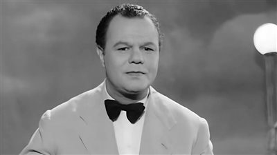 ذكرى رحيل عبدالعزيز محمود .. حبه للغناء تسبب له في إعاقة بقدمه وبدأ حياته فى الموالد