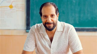 خاص .. توقف التحضير لمسلسل قصة المدينة بطولة أحمد أمين وخروجه من سباق رمضان 2024