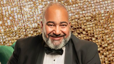 بيومي فؤاد صاحب ورشة خراطة واسمه إسماعيل ضمن أحداث فيلم أنا وابن خالتي