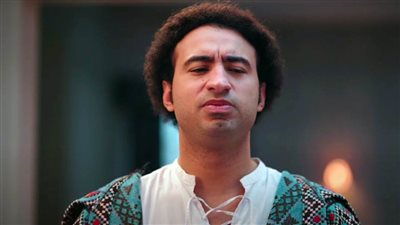 موظف بنك يعيش قصة حب كل حلقتين .. تفاصيل مسلسل نصي التاني لـ علي ربيع بعد طرح البرومو
