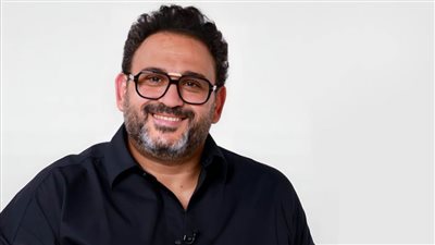 أكرم حسني : دخلت الشرطة بناء على رغبة والدى وعندي خوف من المرض طول الوقت