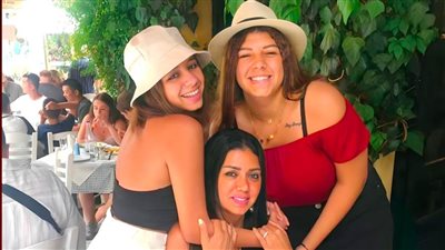 رانيا يوسف : عمري ما هتجوز تاني واتفقت مع بناتي يتجوزوا بعد سن التلاتين