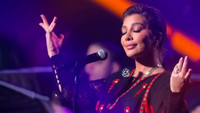 أصالة تظهر بألوان العلم الفلسطيني في حفلها بالسعودية .. والجمهور : أصالة الأصيلة