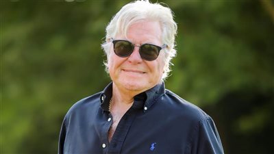 حسين فهمي : دخلت التمثيل بالصدفة وحلمي كان احتراف الإخراج ونمر بظروف صعبة بسبب إسـ رائيل