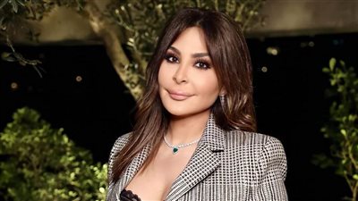 إليسا تتعرض لهجوم الجمهور للمرة الثالثة بسبب حفلها في السعودية : أخواتنا بيموتوا ولو عليكم التزامات استتروا