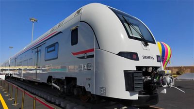  بالصور.. شاهد القطار الكهربائي السريع لأول مرة بمعرض النقل الذكى