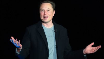 يسرد تفاصيل وأسرار مثيرة للجدل .. كل ما تريد معرفته عن الفيلم الذى يتناول السيرة الذاتية لـ إيلون ماسك
