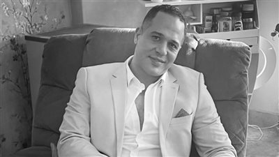 خارج عن القانون في شماريخ وضابط في حرب نفسية .. شخصيات مصطفى درويش قريباً