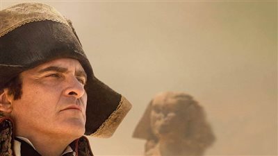 بدء عرض فيلم نابليون بطولة واكين فينيكس في دور العرض المصرية اليوم