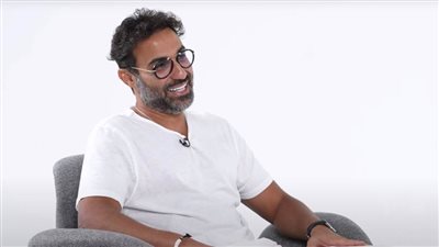 أحمد فهمي : اتجوزت وطلقت 3 مرات واشتغلت في محل فاكهة وخضار في أمريكا وأنا عندي 19 سنة