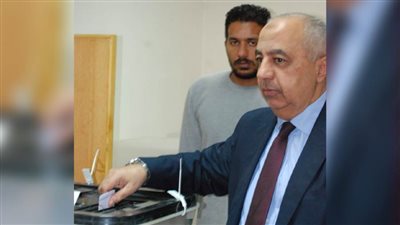 عبدالفتاح الجبالي رئيس مدينة الإنتاج الإعلامي يدلي بصوته في الانتخابات الرئاسية