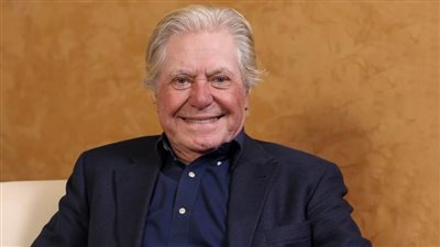 حسين فهمي : أطالب المصريين بالإدلاء بأصواتهم في الانتخابات وخسرنا كتير بسبب تأجيل مهرجان القاهرة السينمائي