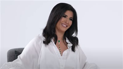 منى الشاذلي : تعلمت من أبي الأخلاق وأمي علمتني الكتابة من عمر سنتين ونصف