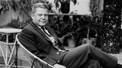 ذكرى يوسف السباعي .. لُقب بفارس الرومانسية وأعماله دخلت قائمة الأفضل في تاريخ السينما