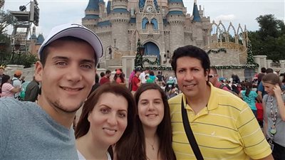 هاني رمزي : شادي ابني هيمثل وبخاف على بنتي زي عادل إمام