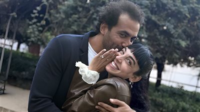 سلمى أبو ضيف تعلن خطبتها على شاب من خارج الوسط الفني