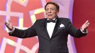 عيد ميلاد الزعيم .. قصة أهم سنتين في حياة عادل إمام