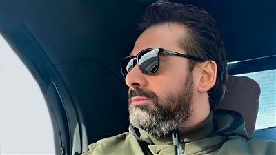 وفاة والدة كريم عبدالعزيز بعد صراع مع المرض 