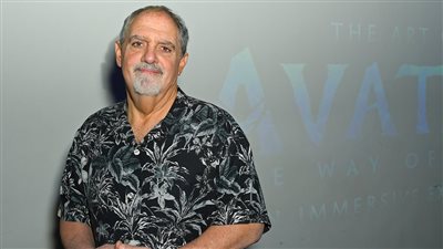 معلومات لا تعرفها عن جون لانداو منتج Titanicو Avatar بعد وفاته