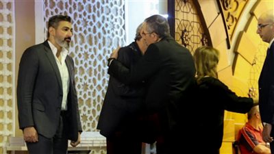 بالصور .. النجوم يؤدون واجب العزاء في ناهد رشدي بمسجد الشرطة بالشيخ زايد