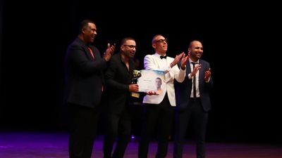 تكريم النجم أحمد السقا في ختام مهرجان الإسكندرية المسرحى بدورته الـ 14