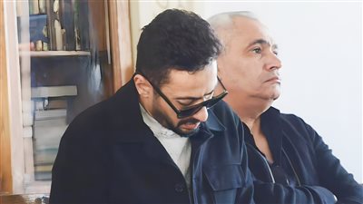 بالصور .. النجوم يساندون حماده هلال فى جنازة والد زوجته