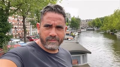 أمير كرارة بودكاستر يبحث ويحلل ألغاز الماورائيات في مسلسل ظروف غامضة 