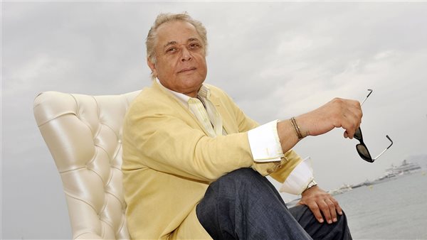 محمود عبدالعزيز