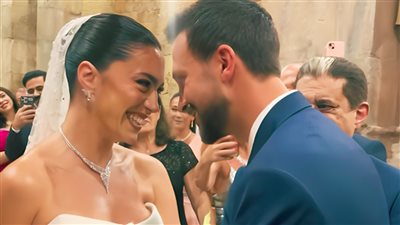 بالصور .. ستيفاني عطالله بطلة مسلسل كريستال تحتفل بزفافها على المطرب زاف