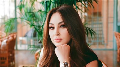 إليسا ترد على انتقادات تغير ملامحها : مجرد صور قديمة