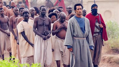 محمد رمضان يروج لفيلم أسد بصورة جديدة من الكواليس : لا سلام لقلوب تكره الحرية 