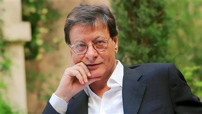 ذكرى محمود درويش .. اتهم بالإلحاد وشيع جثمانه بجنازة شعبية