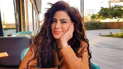 صبا مبارك مُدرسة لذوي الاحتياجات الخاصة ضمن أحداث مسلسل ورد على فل وياسمين 