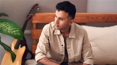 منها كايرو وكده الأيام .. حمزة نمرة يطرح آخر دفعة من أغاني ألبومه قرار شخصي الأربعاء 