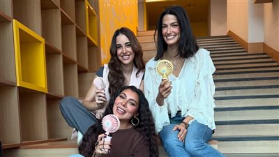 عرض حكاية just you من مسلسل ما تراه ليس كما يبدو يوم 23 أغسطس