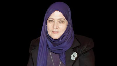 شمس البارودي تستعيد ذكرى وفاة شقيقتها الرضيعة : الدادة خطفتها وألقتها بالمقابر