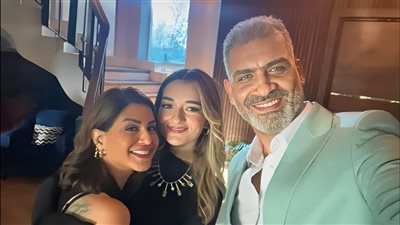 بالصور .. ملك أحمد زاهر من كواليس مسلسل أزمة ثقة