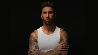 سيرجيو راموس يتجه للغناء بعد 22 عاماً من احتراف كرة القدم