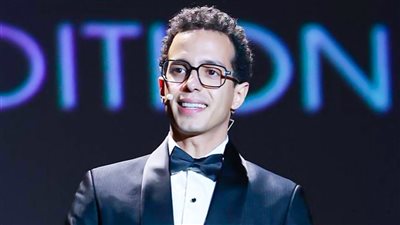 طه دسوقي يقدم فقرة ستاند أب كوميدي فى افتتاح الدورة الثامنة لمهرجان الجونة